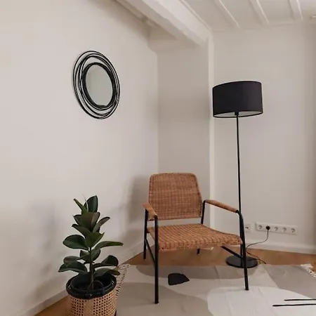 Gemuetliche Altbauwohnung Mitten In Der Altstadt Apartment